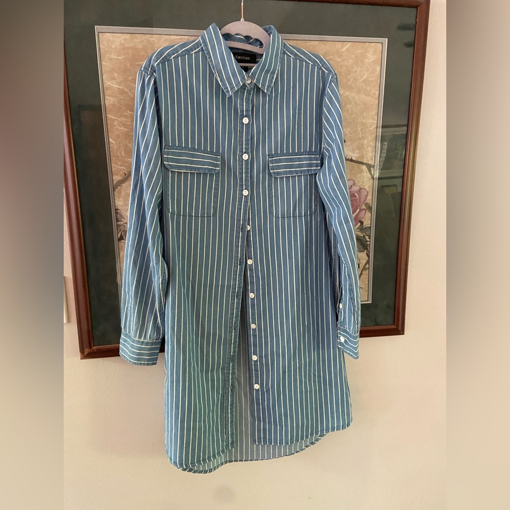 New without tags, never worn or washed. Size M Karen Kane Shirt Dress.